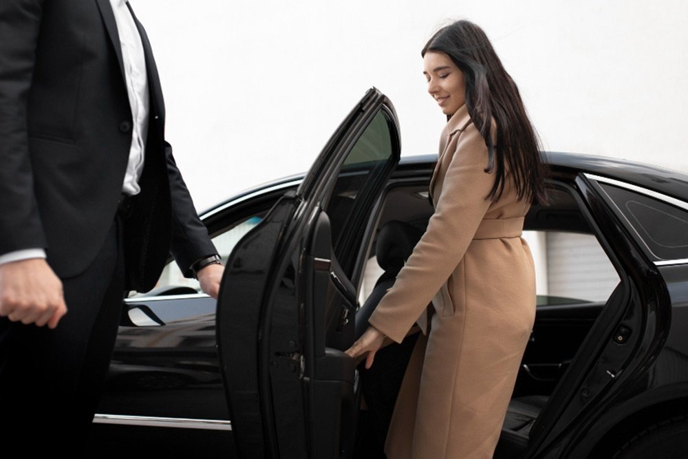 Book A Private Airport Car with Driver in UK – Your Trusted Ride Awaits